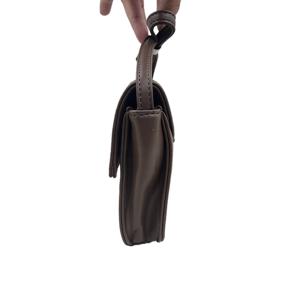 Pretty Little Thing Women's Chocolate PU Flap Over Baguette Shoulder Bag - OS - Picture 4 of 7